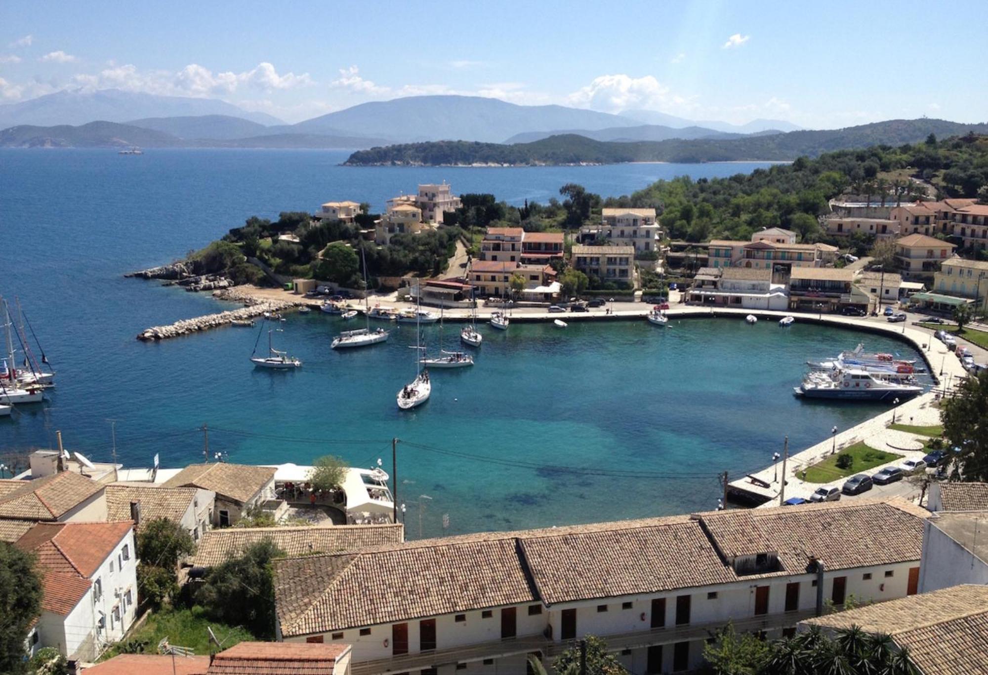 Kassiopi Piazza Suites Екстер'єр фото