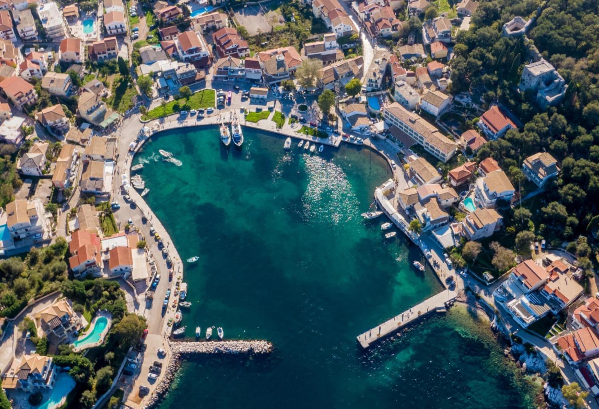 Kassiopi Piazza Suites Екстер'єр фото